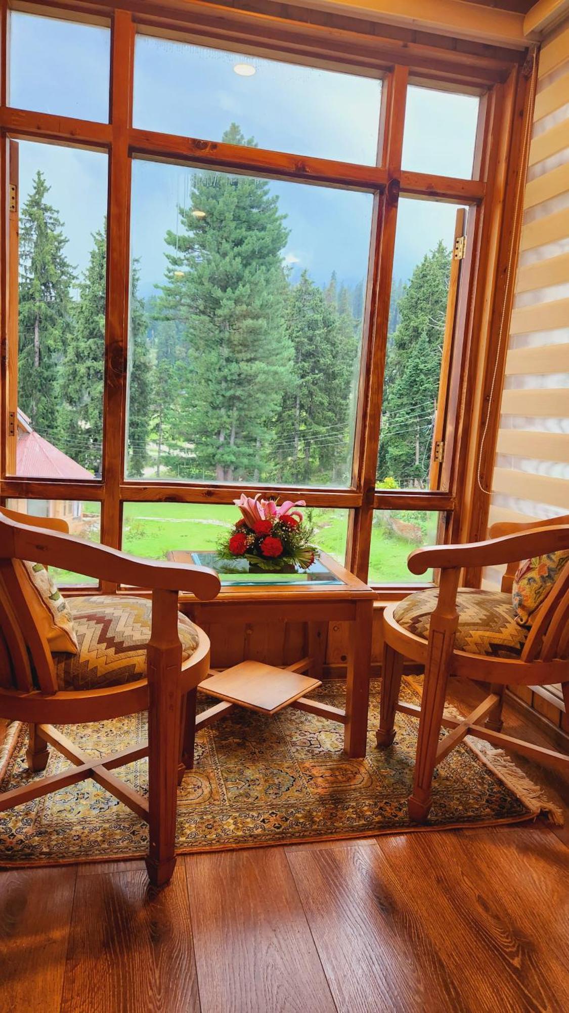 Shaw Inn By Stay Pattern Gulmarg Exterior photo
