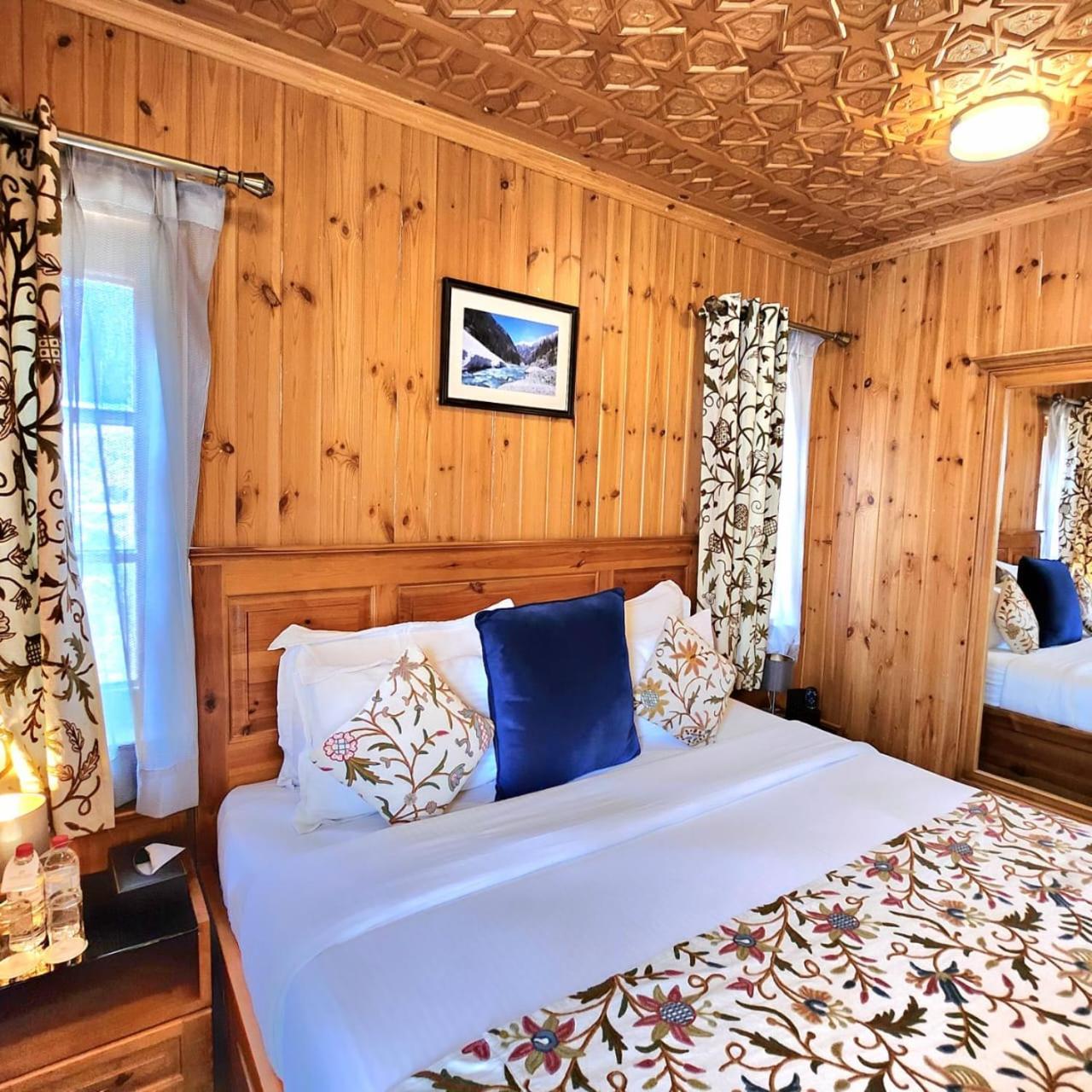 Shaw Inn By Stay Pattern Gulmarg Exterior photo