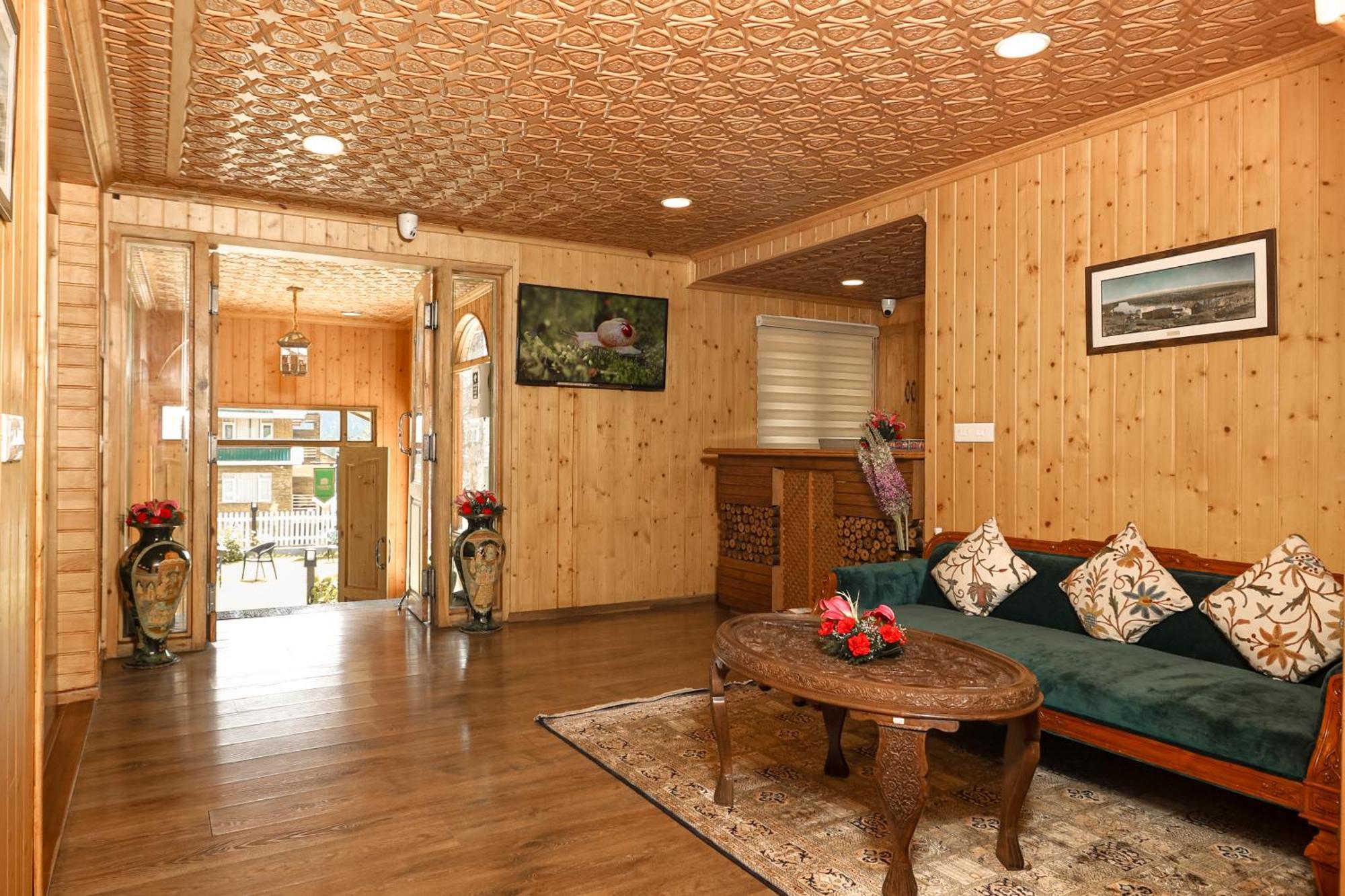 Shaw Inn By Stay Pattern Gulmarg Exterior photo
