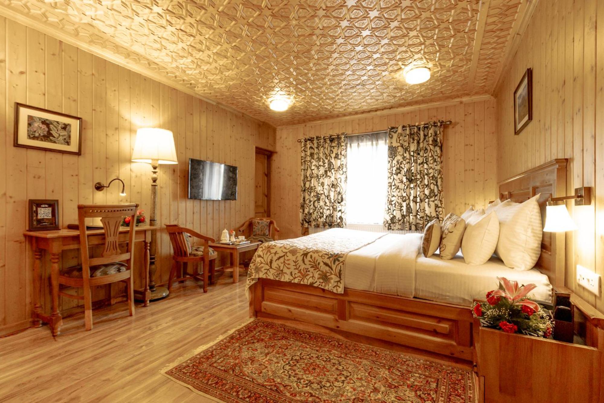 Shaw Inn By Stay Pattern Gulmarg Exterior photo