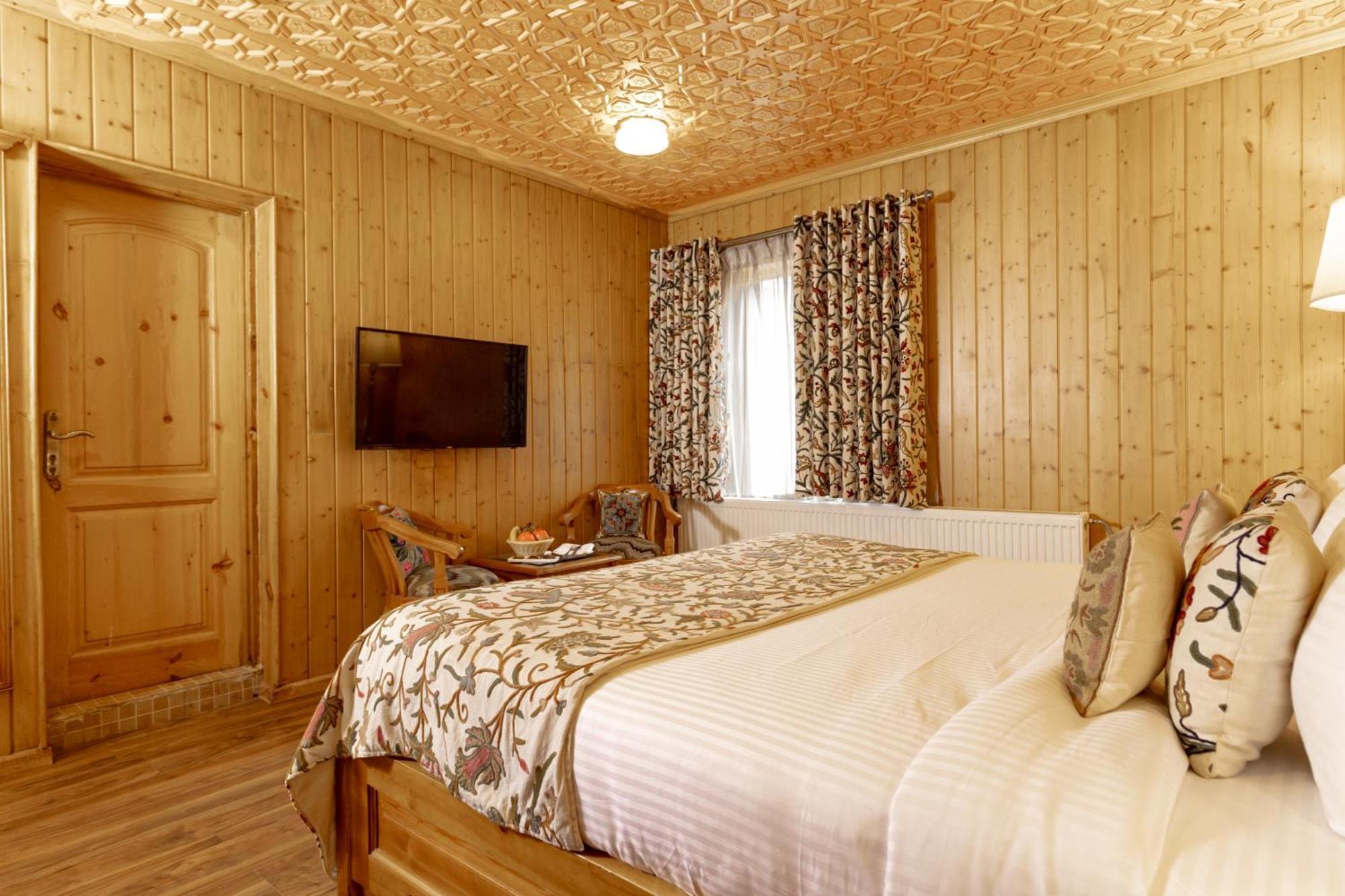 Shaw Inn By Stay Pattern Gulmarg Exterior photo